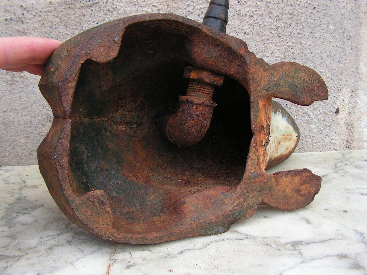 Old Frog For Garden Watering In Cast Iron From The End Of The 19th Century-photo-5