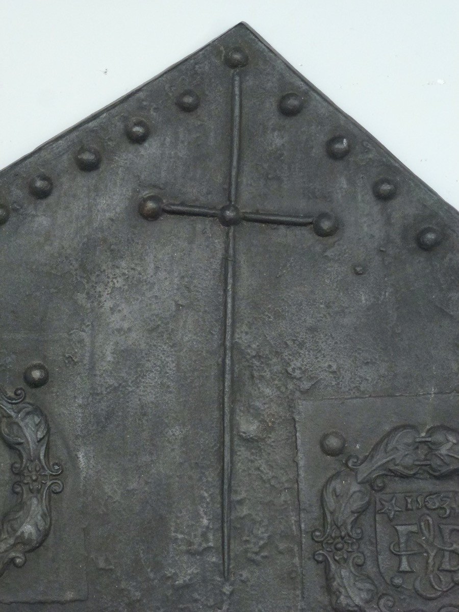 Grande plaque de cheminée datée 1563  (110x107 cm)-photo-2