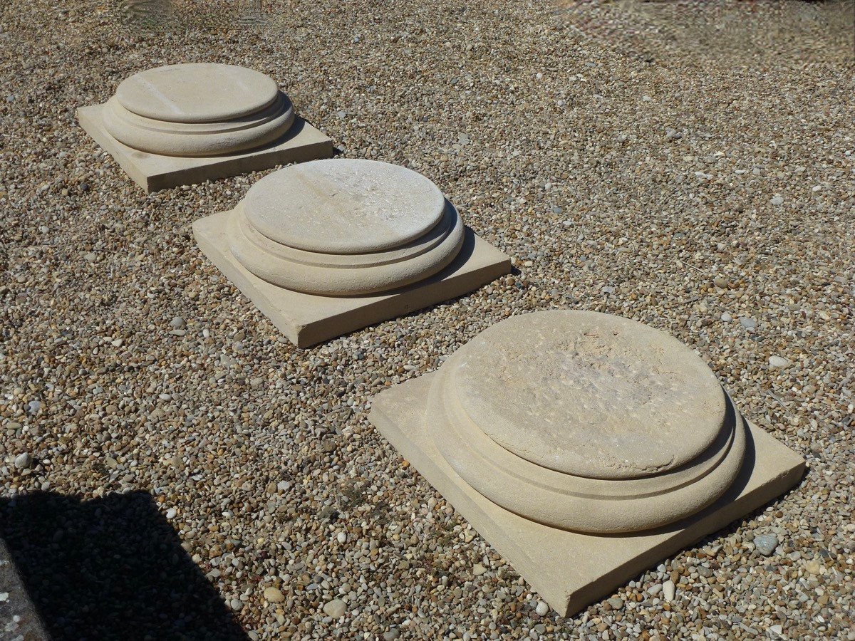 Suite Of Three Hard Stone Plinths From Saint Martin Belle Roche-photo-2