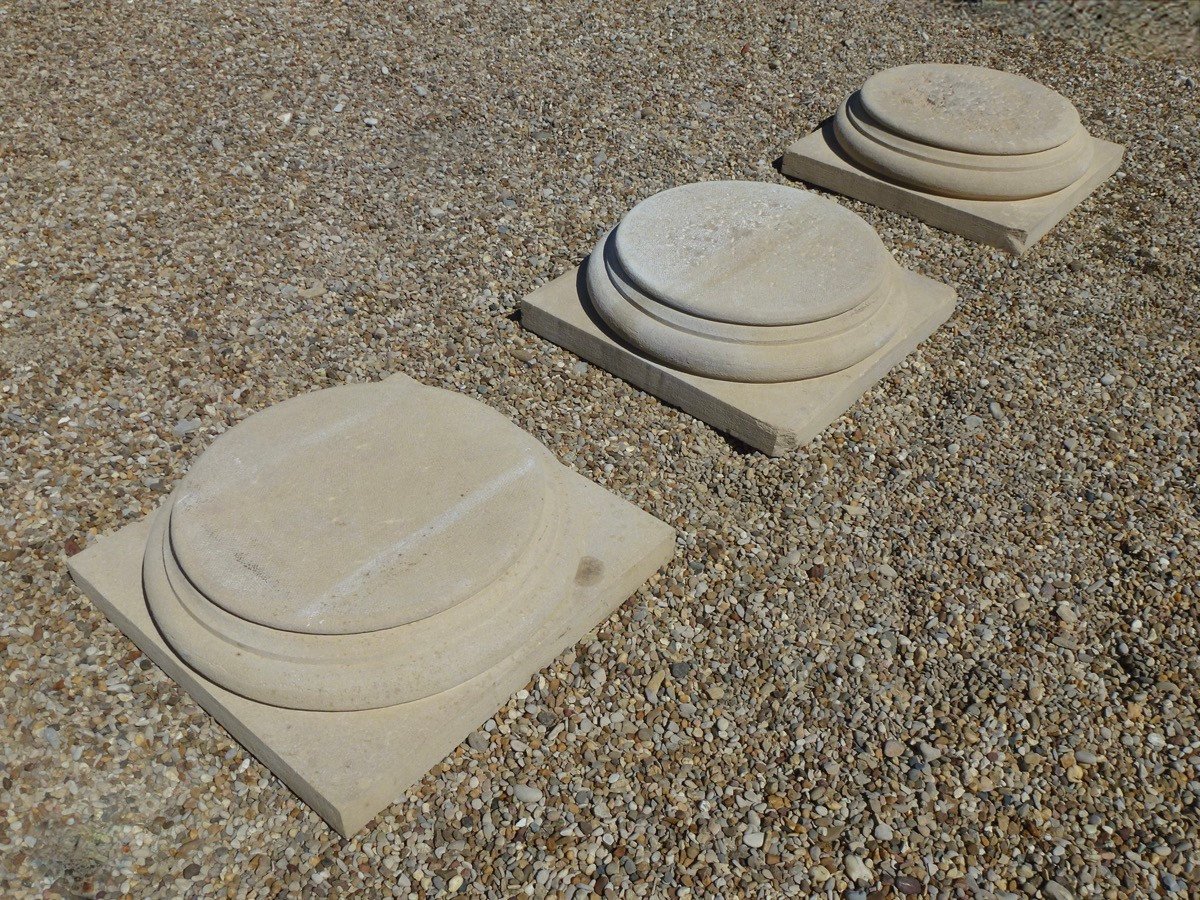 Suite Of Three Hard Stone Plinths From Saint Martin Belle Roche