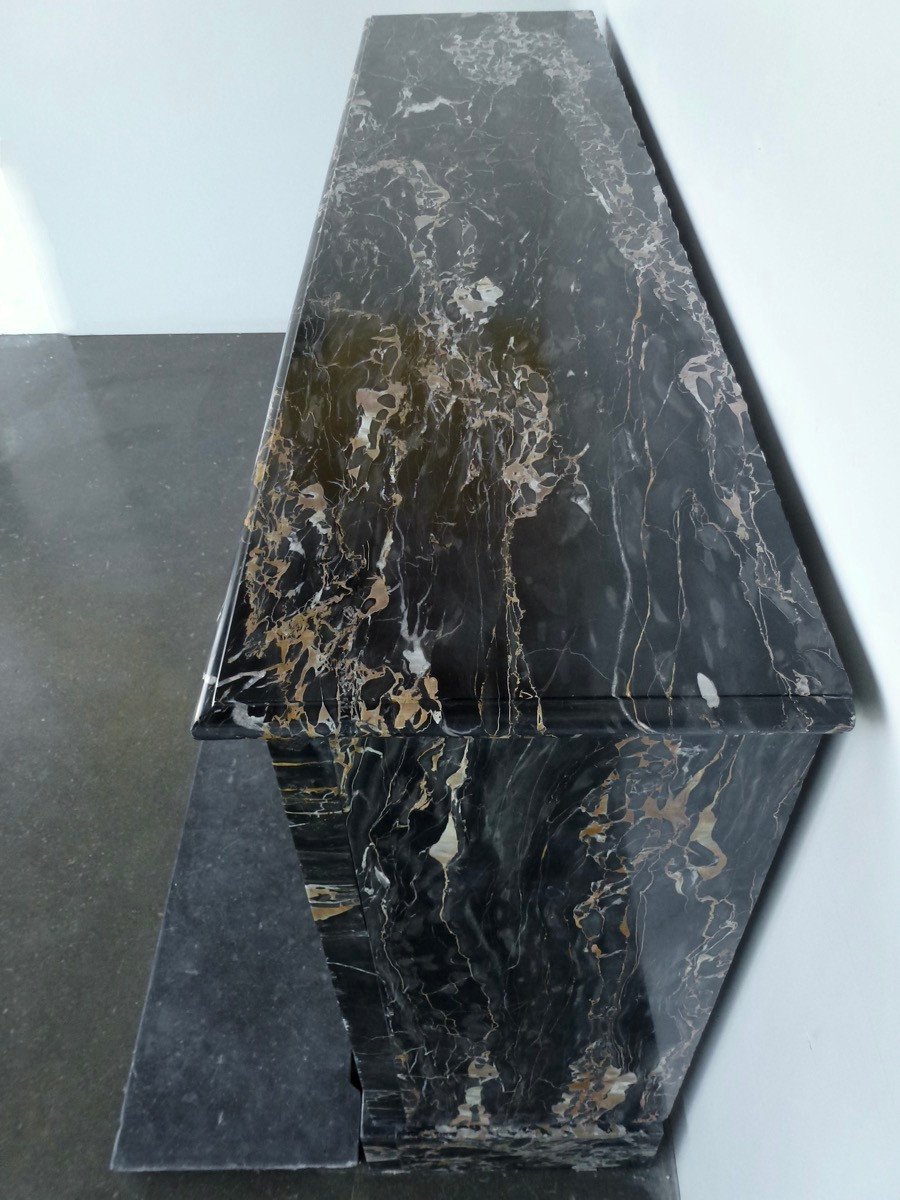 Cheminée en marbre noir Portor de style louis XIV-photo-4