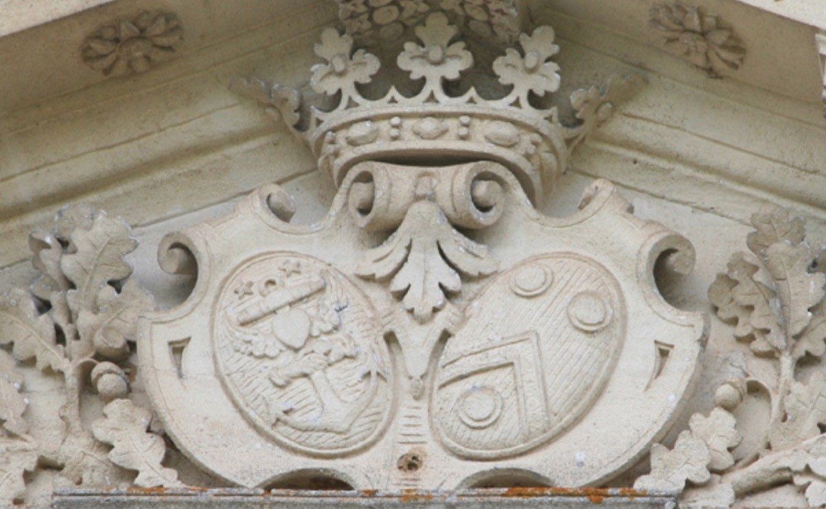 Plaque de cheminée aux armes de la famille Dudon de Boynet  (58x71 cm)-photo-2