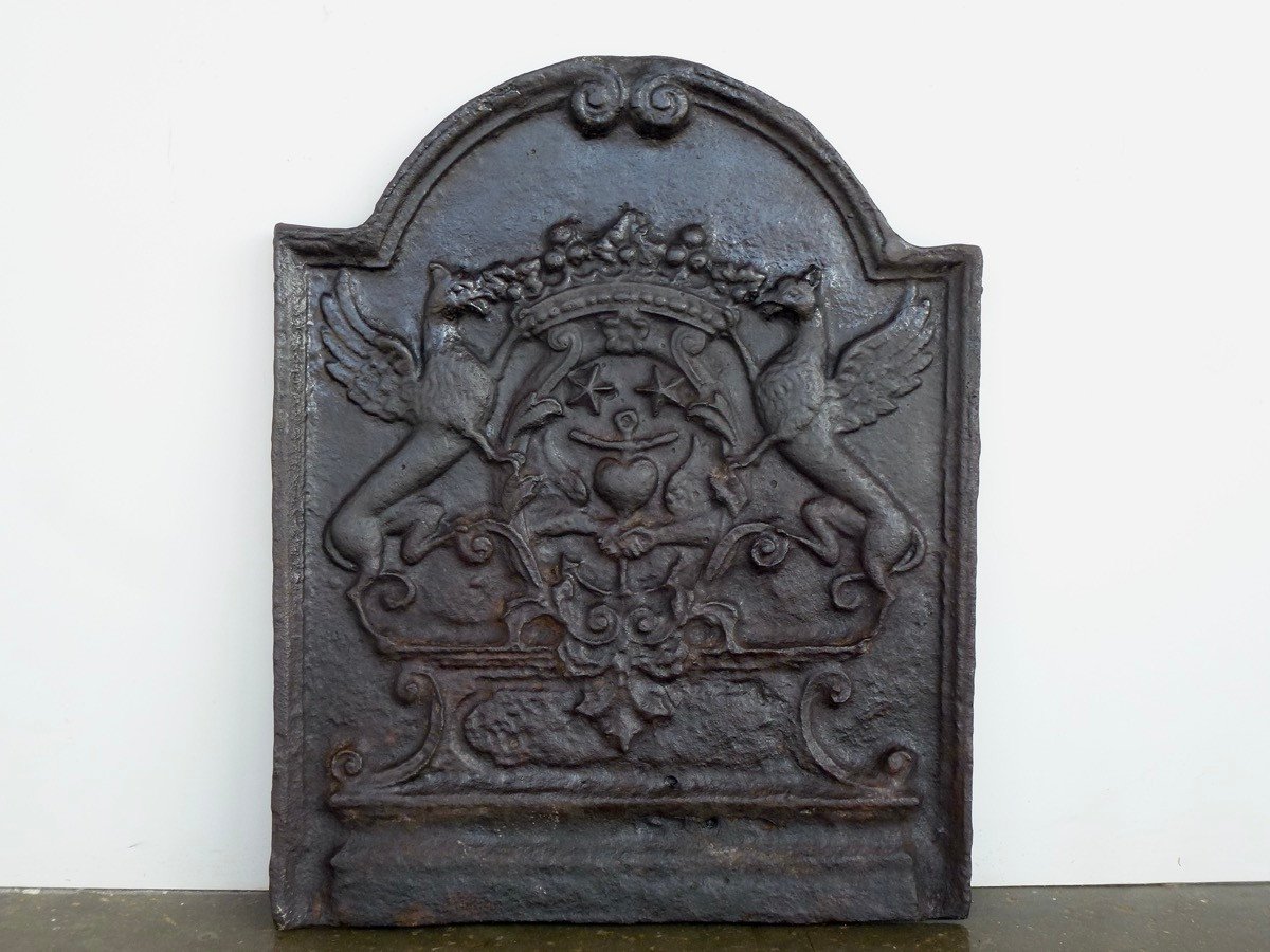 Plaque de cheminée aux armes de la famille Dudon de Boynet  (58x71 cm)