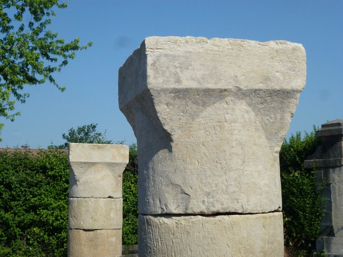 Paire de colonnes en calcaire dur provenant du sud-ouest de la France-photo-4