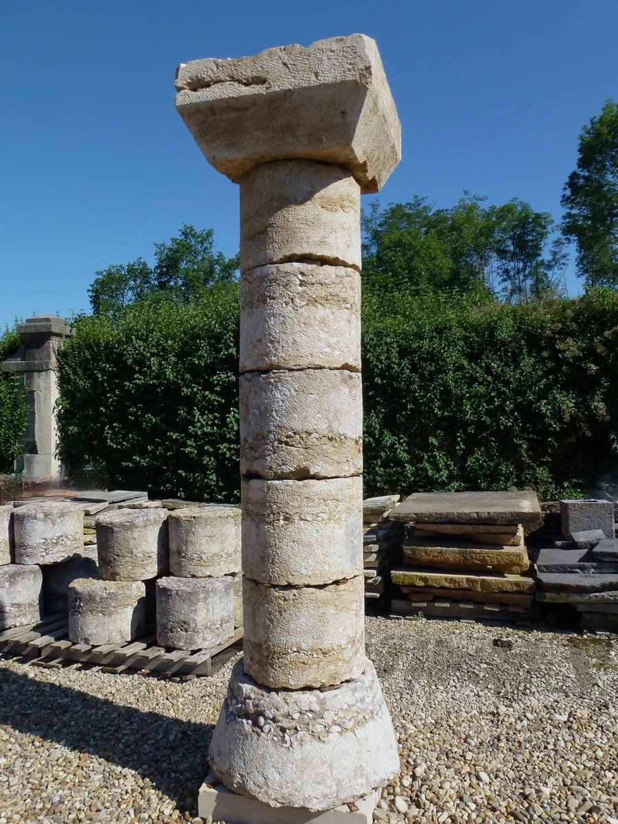 Rare Series Of Four Stone Columns From Saint Cyr To Mont d'Or-photo-5