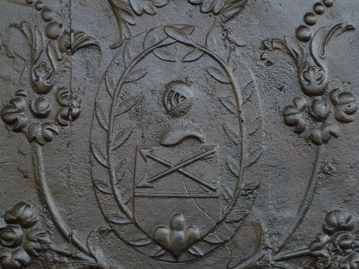 Plaque de cheminée datée 1688 aux armes de Demoiselle Anne-Catherine Husson (98x86 cm)-photo-2