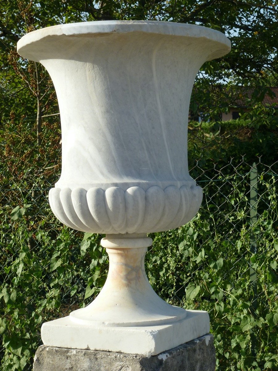 Important Medici Vase In White Carrara Marble-photo-2