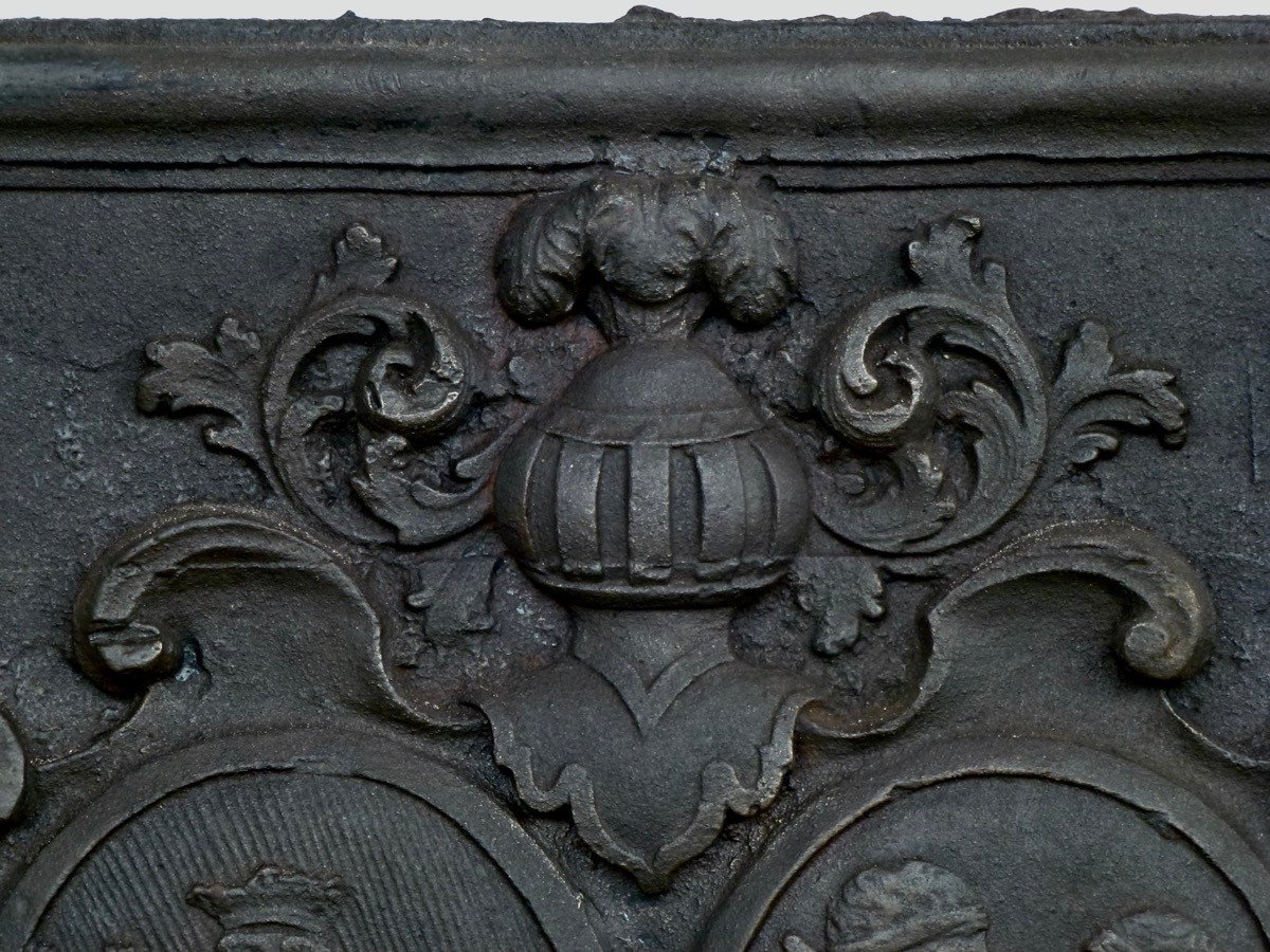 Plaque de cheminée aux armes de François Annet Castillony / Marie Anne Richy (94x66 cm)-photo-3