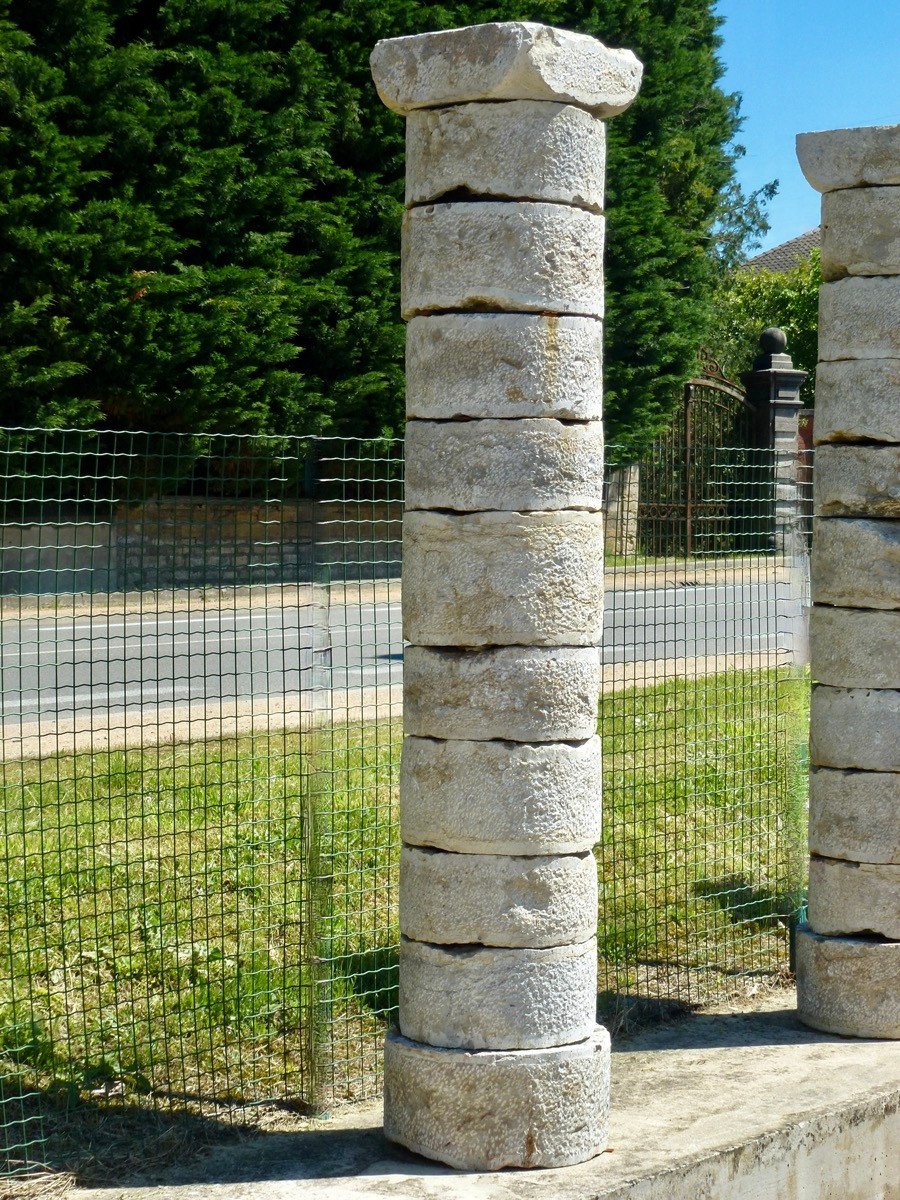 Set Of Four Columns Called "drum" Columns, From The 17th Century.-photo-4