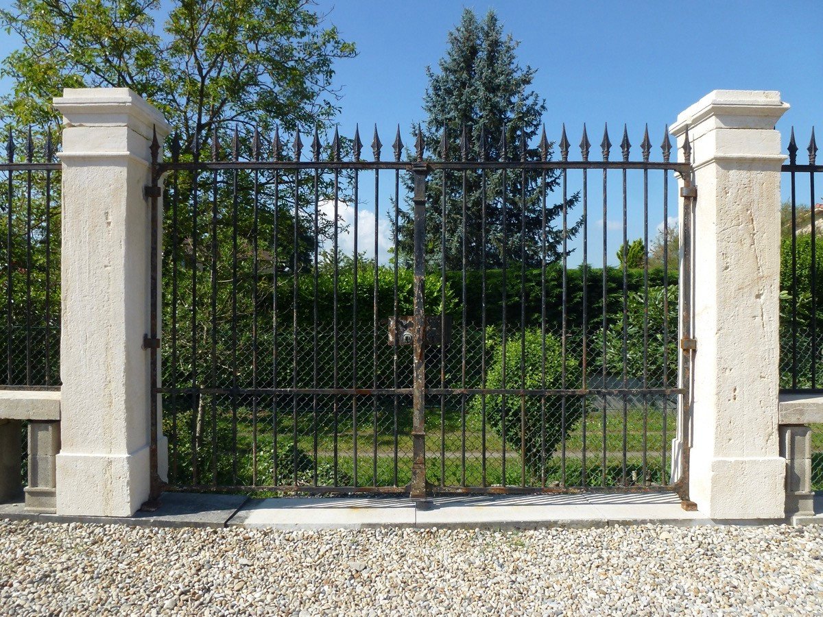 Entrance To A Directoire Period Property In Perfect Condition-photo-4