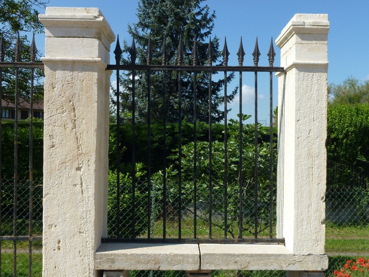 Entrance To A Directoire Period Property In Perfect Condition-photo-2