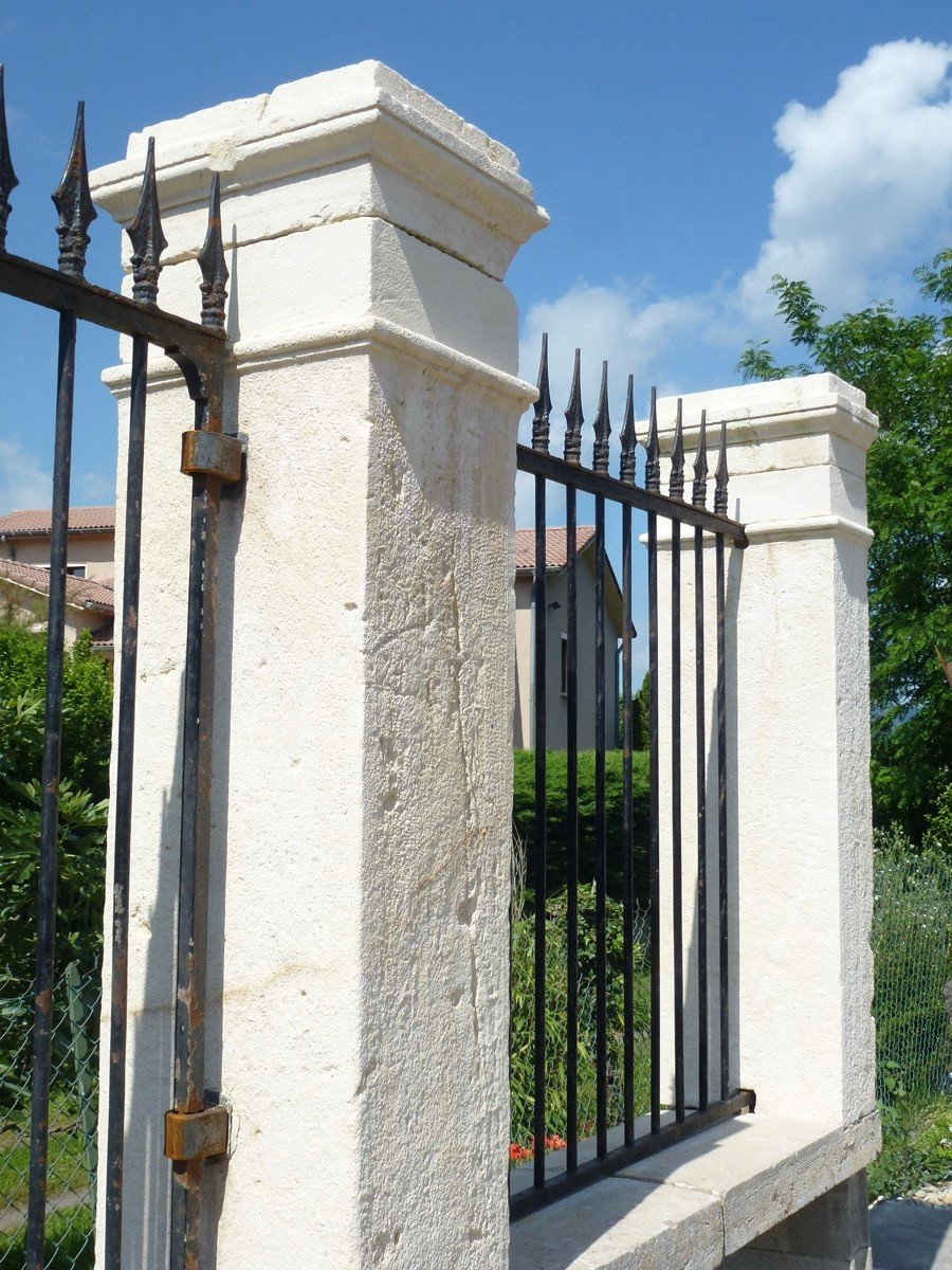 Entrance To A Directoire Period Property In Perfect Condition-photo-4