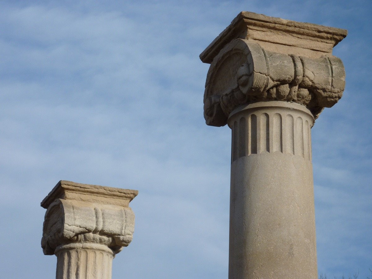 Importante paire de colonnes à l'antique en pierre de Bourgogne-photo-2