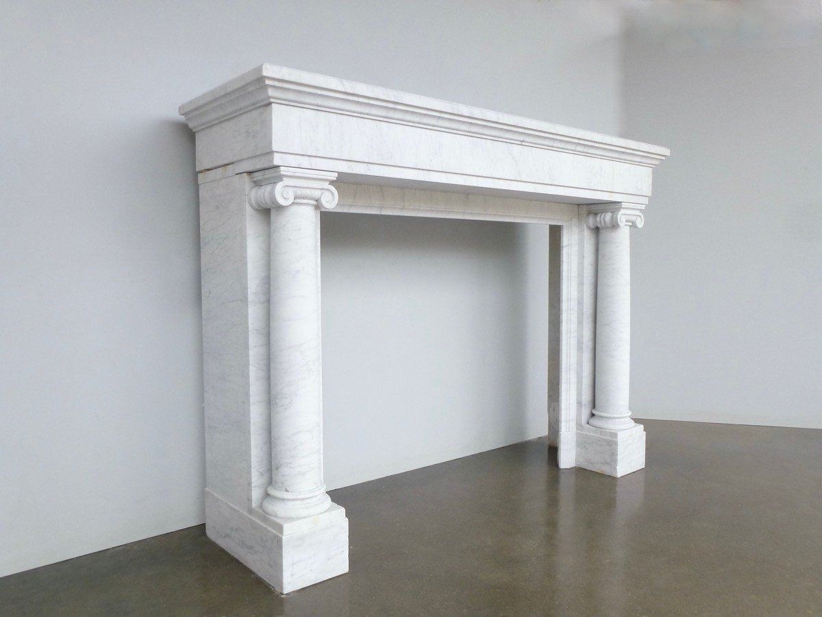 Important Neoclassical Style Fireplace With Detached Columns In White Carrara Marble-photo-2