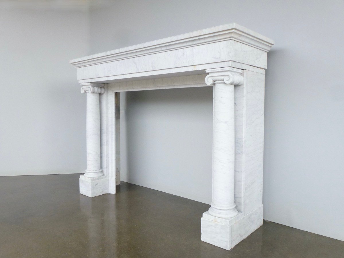 Important Neoclassical Style Fireplace With Detached Columns In White Carrara Marble-photo-3