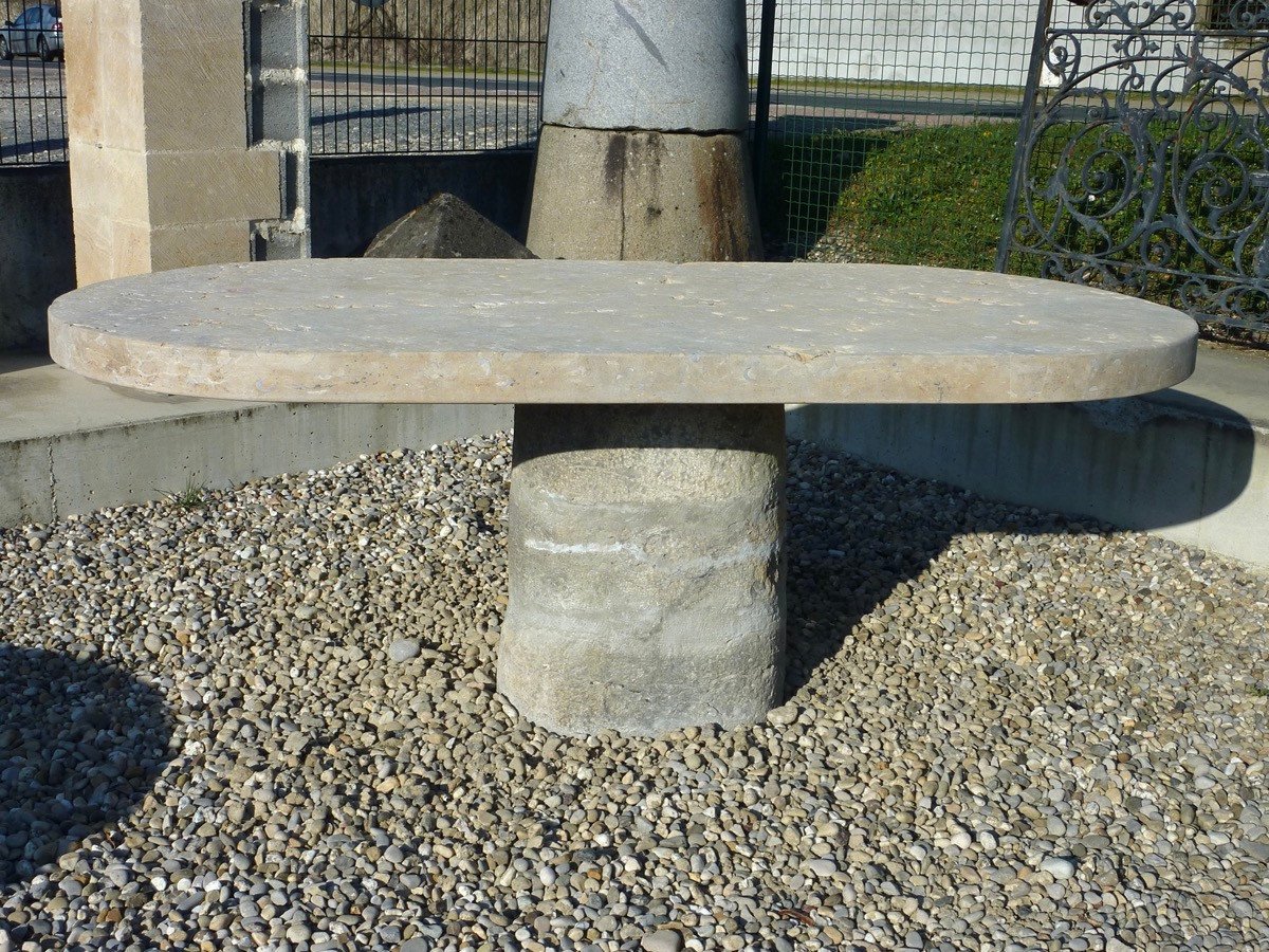 Grande table de jardin en pierre