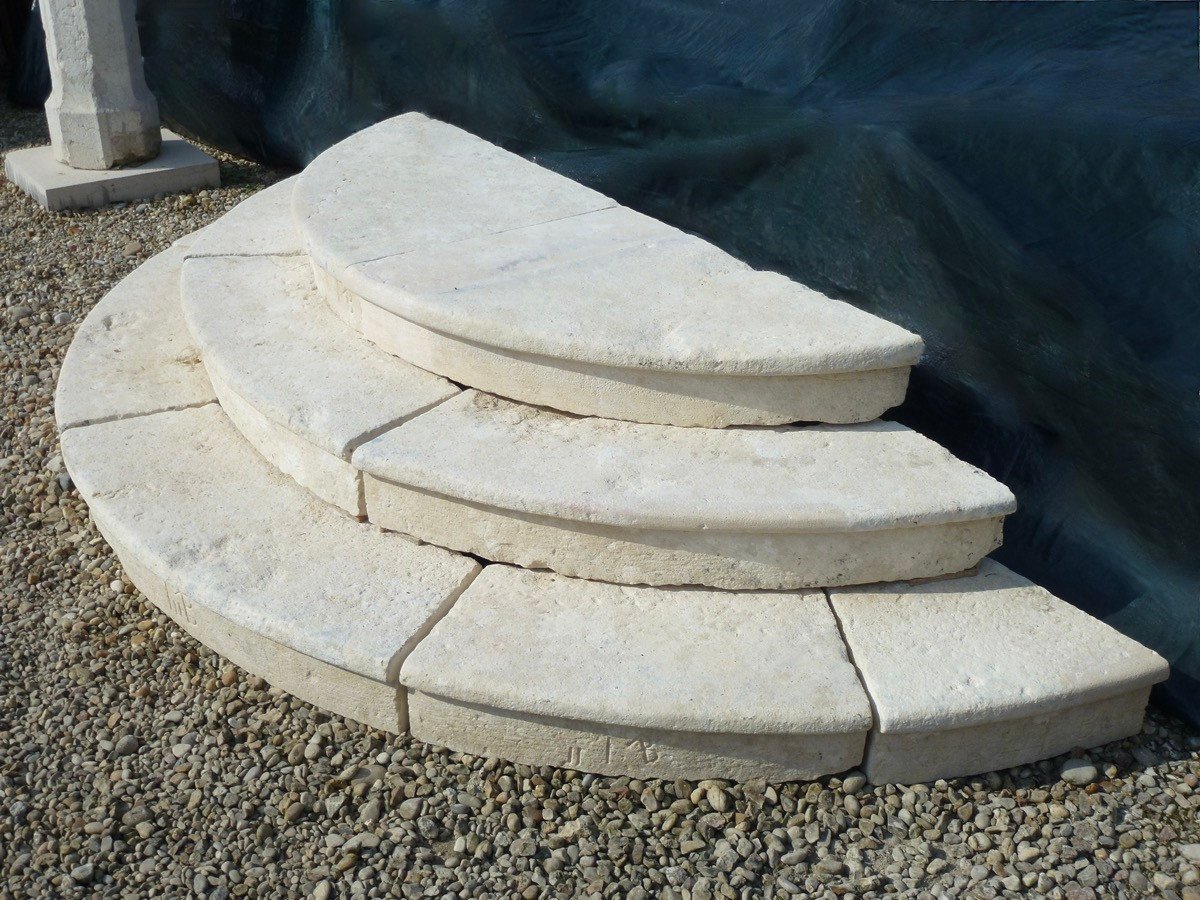 18th Century Half-moon Or Low-arched Stone Steps-photo-3