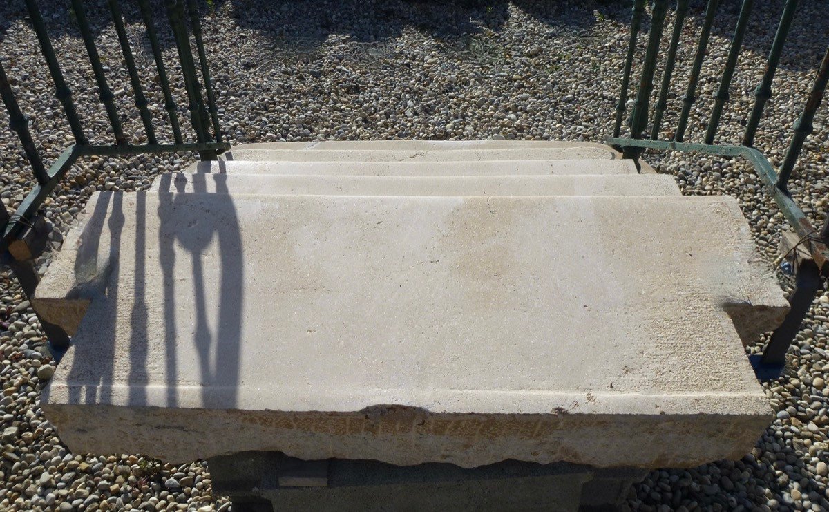 Entrance Porch With Five Steps In Burgundy Stone-photo-2