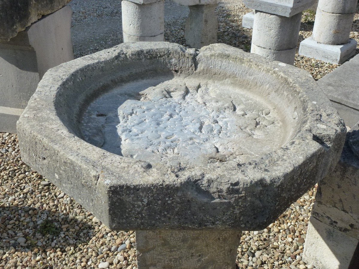 Large Octagonal Holy Water Stoup Basin Dating From The 15th Century-photo-2