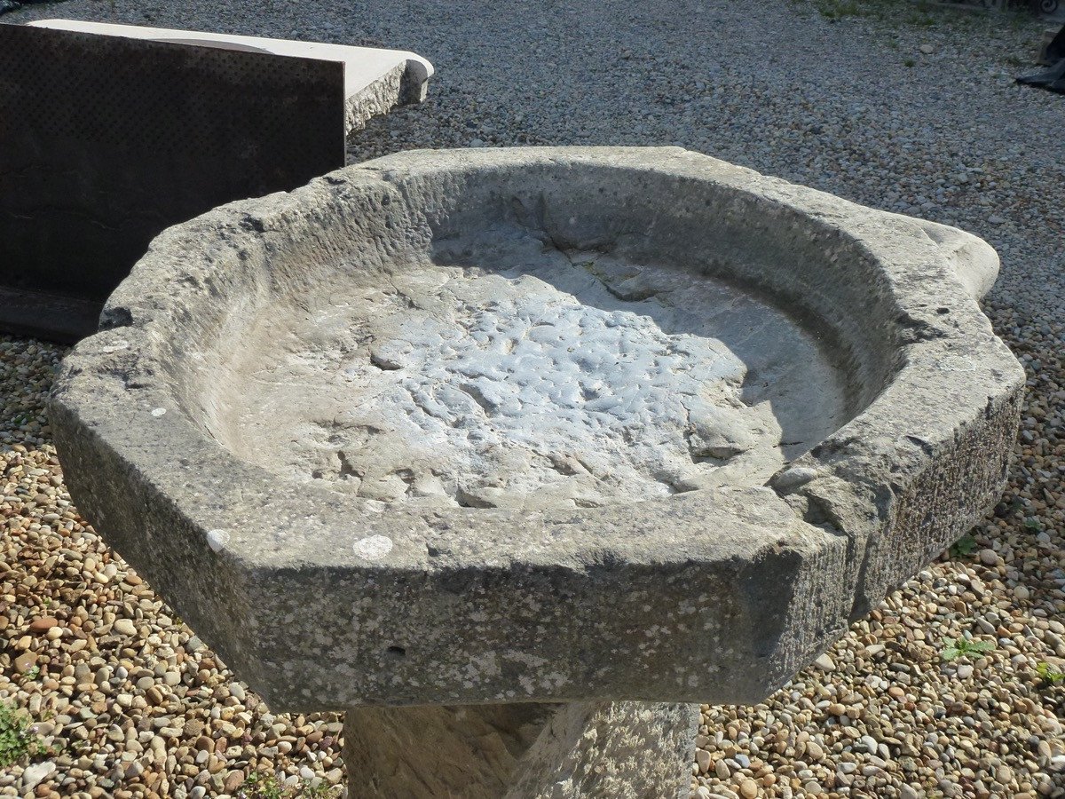 Large Octagonal Holy Water Stoup Basin Dating From The 15th Century-photo-3