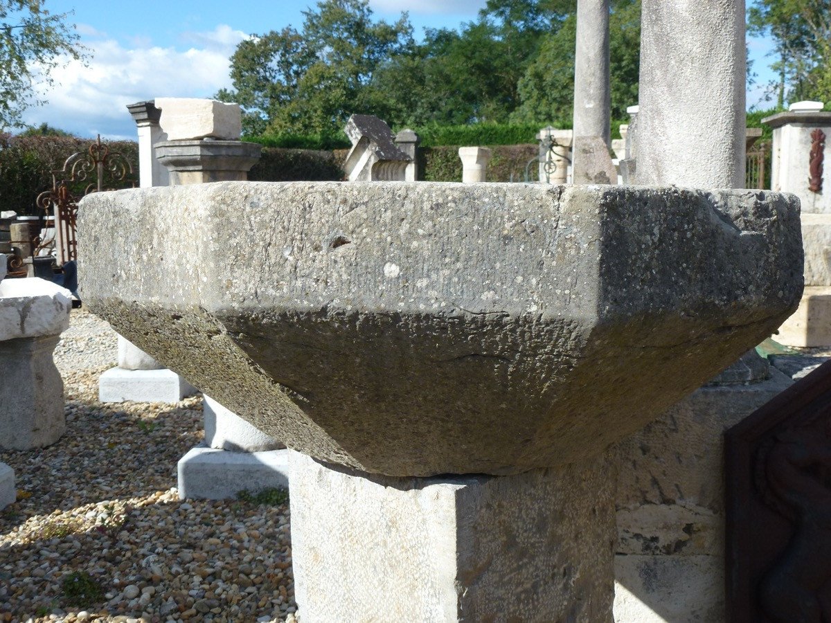 Large Octagonal Holy Water Stoup Basin Dating From The 15th Century-photo-4