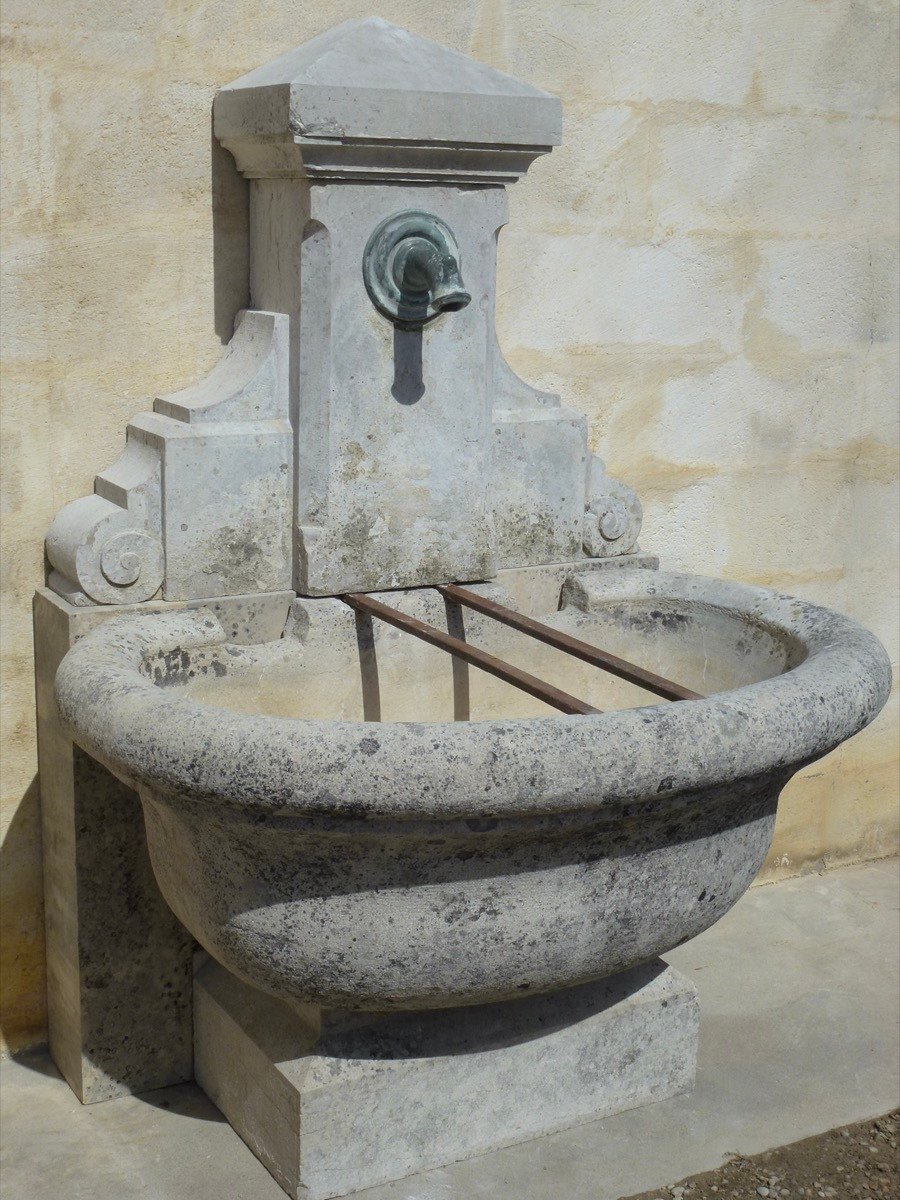 Elegant Hard Stone Fountain In Perfect Condition-photo-2