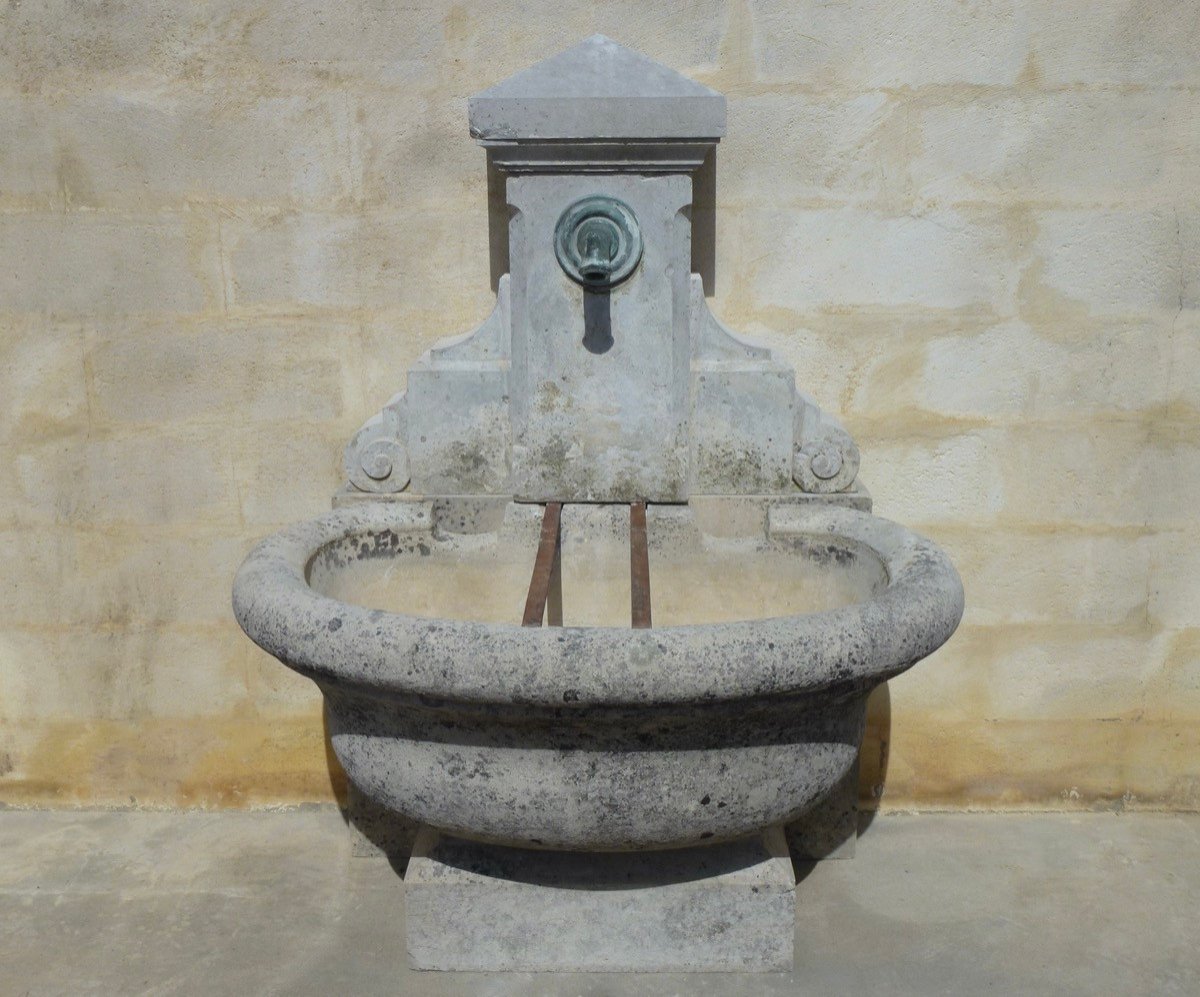 Elegant Hard Stone Fountain In Perfect Condition