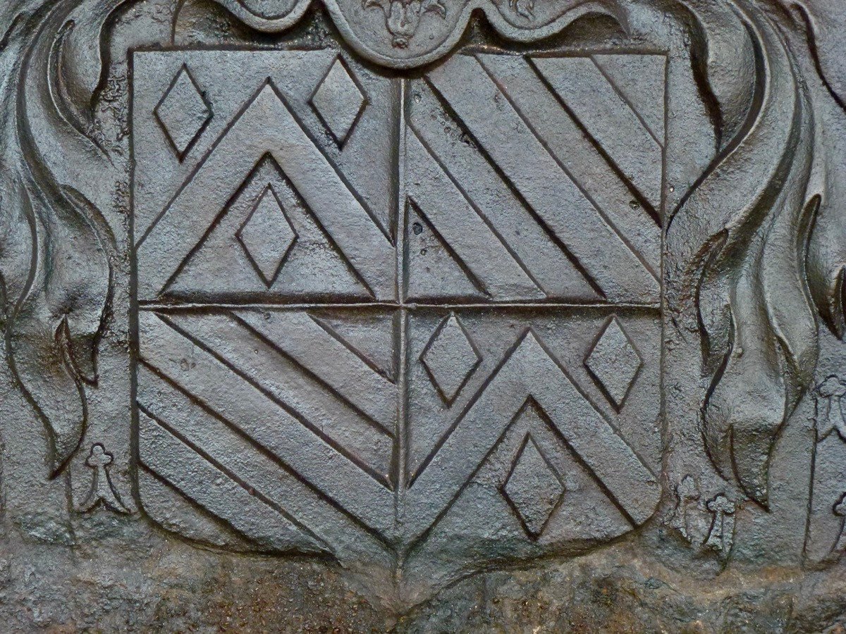 Fireplace Plaque Dated 1683 With The Coat Of Arms Of Jean Fyot De La Marche, 17th Century (95x88 Cm)-photo-2