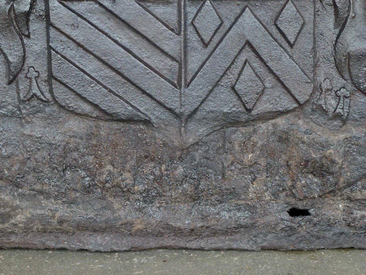 Fireplace Plaque Dated 1683 With The Coat Of Arms Of Jean Fyot De La Marche, 17th Century (95x88 Cm)-photo-3