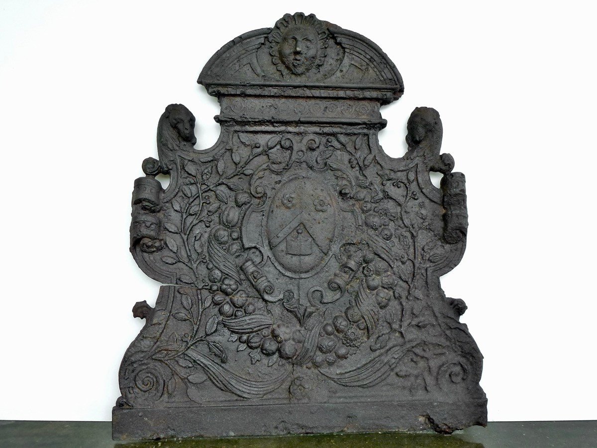 Renaissance Period Fireplace Plate With The Coat Of Arms Of Jehan Fontaine, Alderman Of Paris 1611/1612