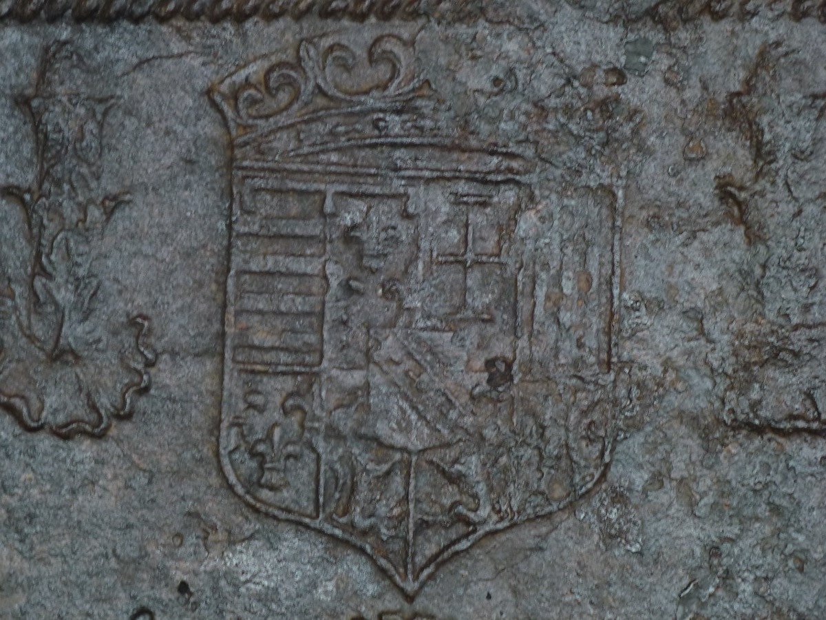 Renaissance Period Fireback With The Arms Of Lorraine (66x61 Cm)-photo-2