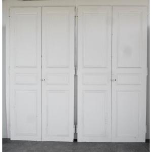 Deux paires de portes de placard en pin