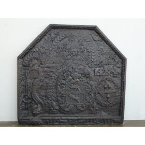 Plaque de cheminée 1625 aux armes d’alliance de Claude Legrand et de Claude de Fusy (90x83 cm)