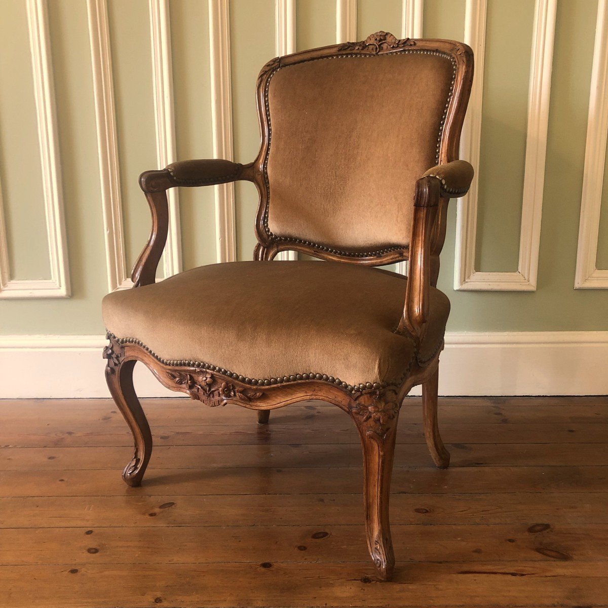 J. Gourdin, Fauteuil époque Louis XV