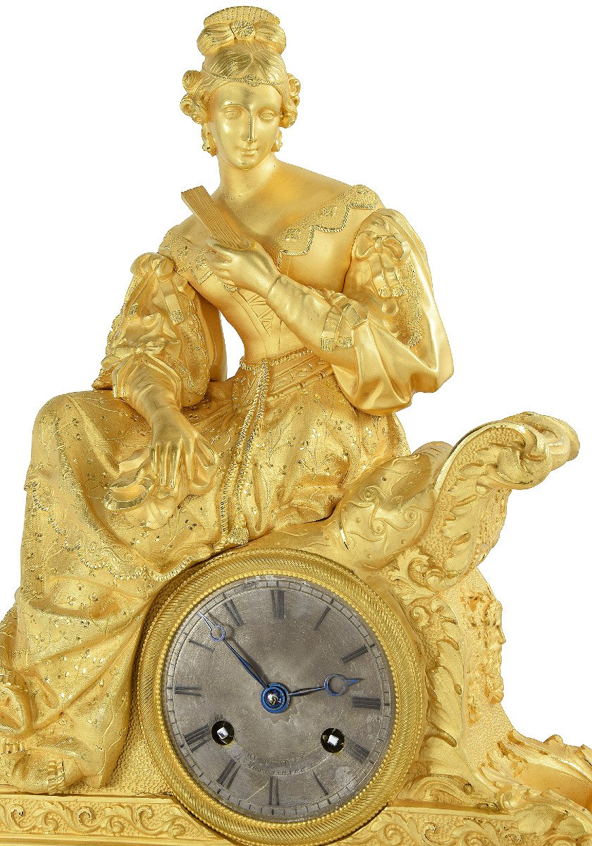 Clock "young Elegant Woman With A Fan" Richond