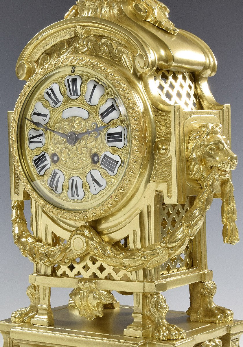 Clock "lion Head" In Gilt Bronze Néo-classique Palais Royal-photo-1