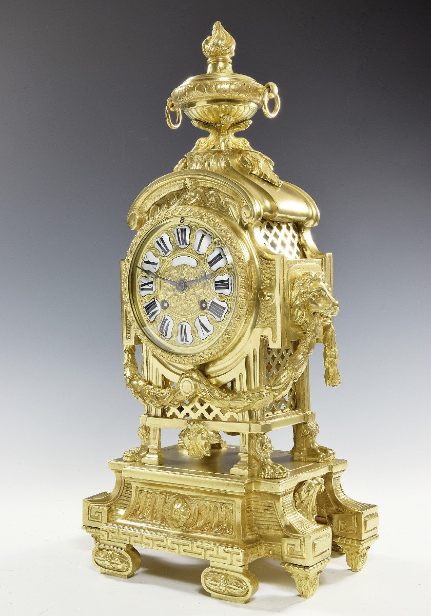 Clock "lion Head" In Gilt Bronze Néo-classique Palais Royal