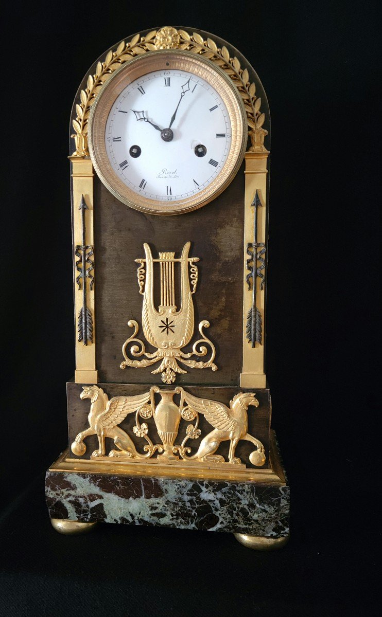 Borne Clock In Gilt Bronze And Patina Circa 1805