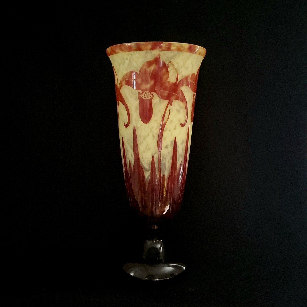 Vase  Art Déco  Schneider Modèle Orchidee Signé Le Verre Français 1924-1927