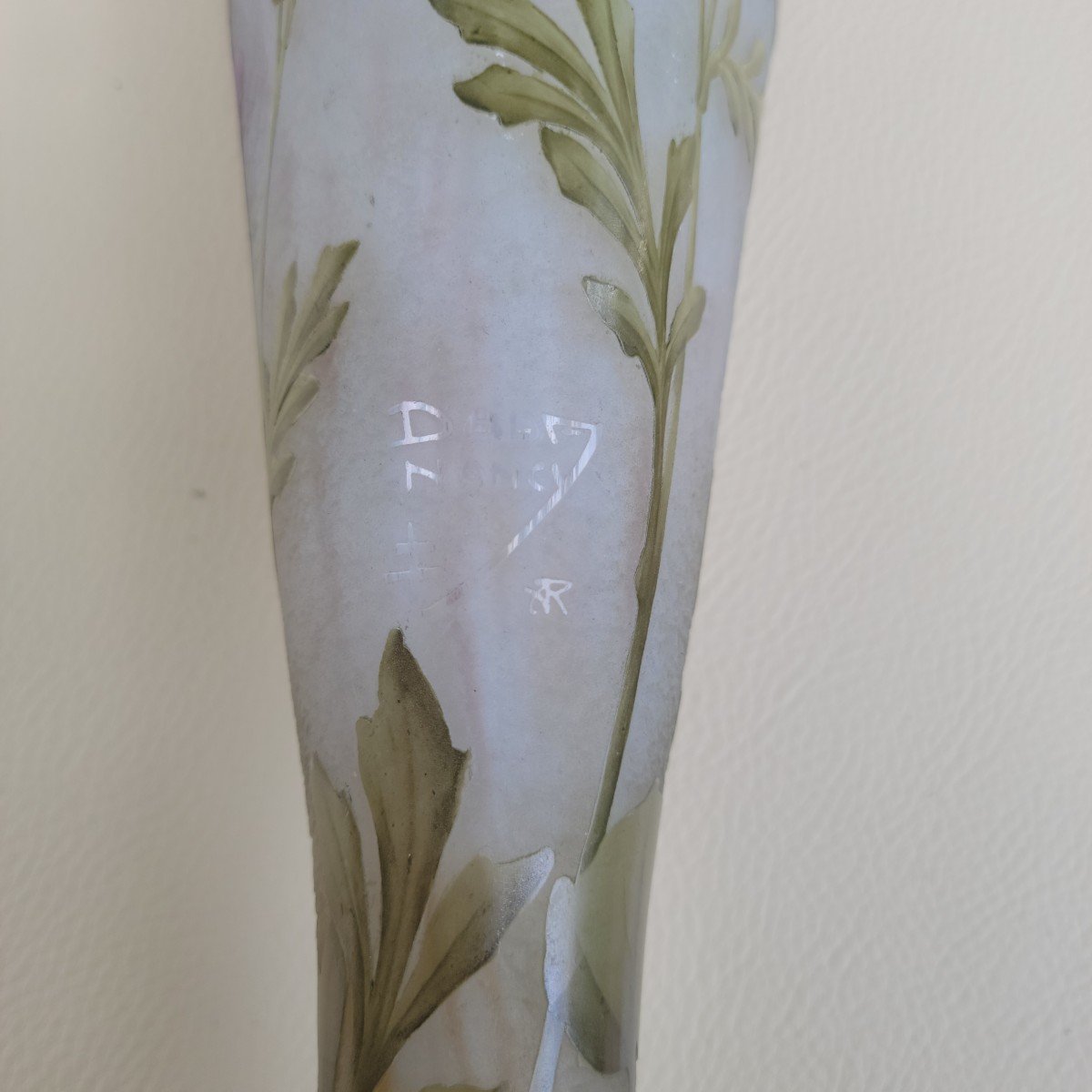 Vase Daum  gravé et émaillé  décor " Cardamines Des Près Et Lierre émaillé s"   vers  1910-photo-2