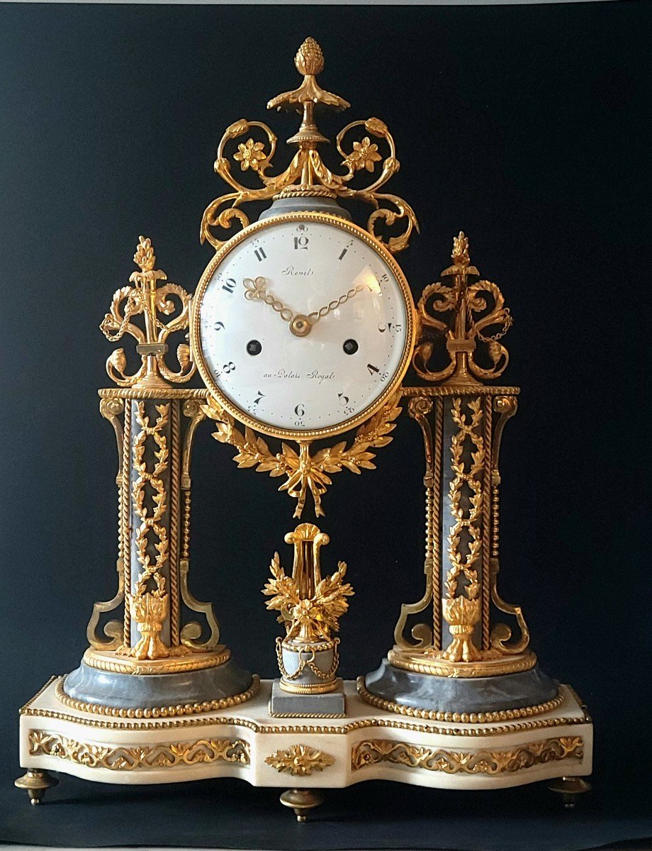 Pendule Portique En Marbre Et Bronze Doré Signée Revel d'époque Louis XVI