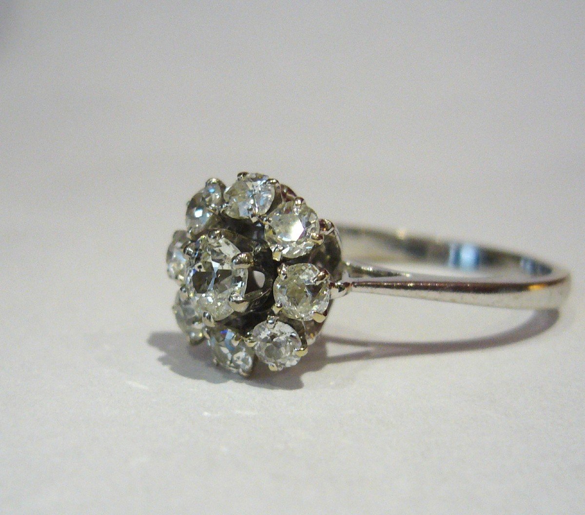 Bague fleur en or gris et diamants-photo-2