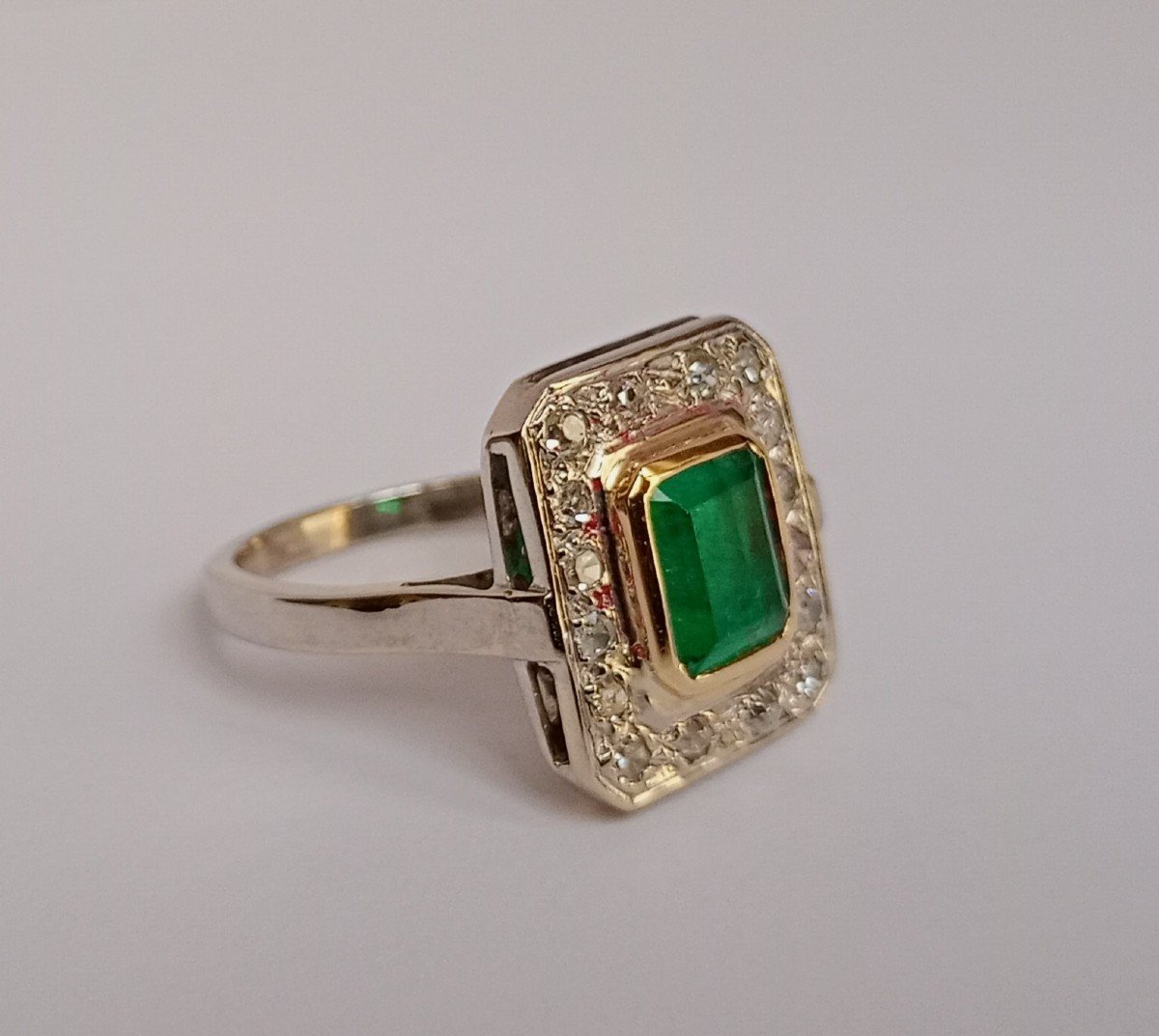 Art Deco Ring Set With An Emerald