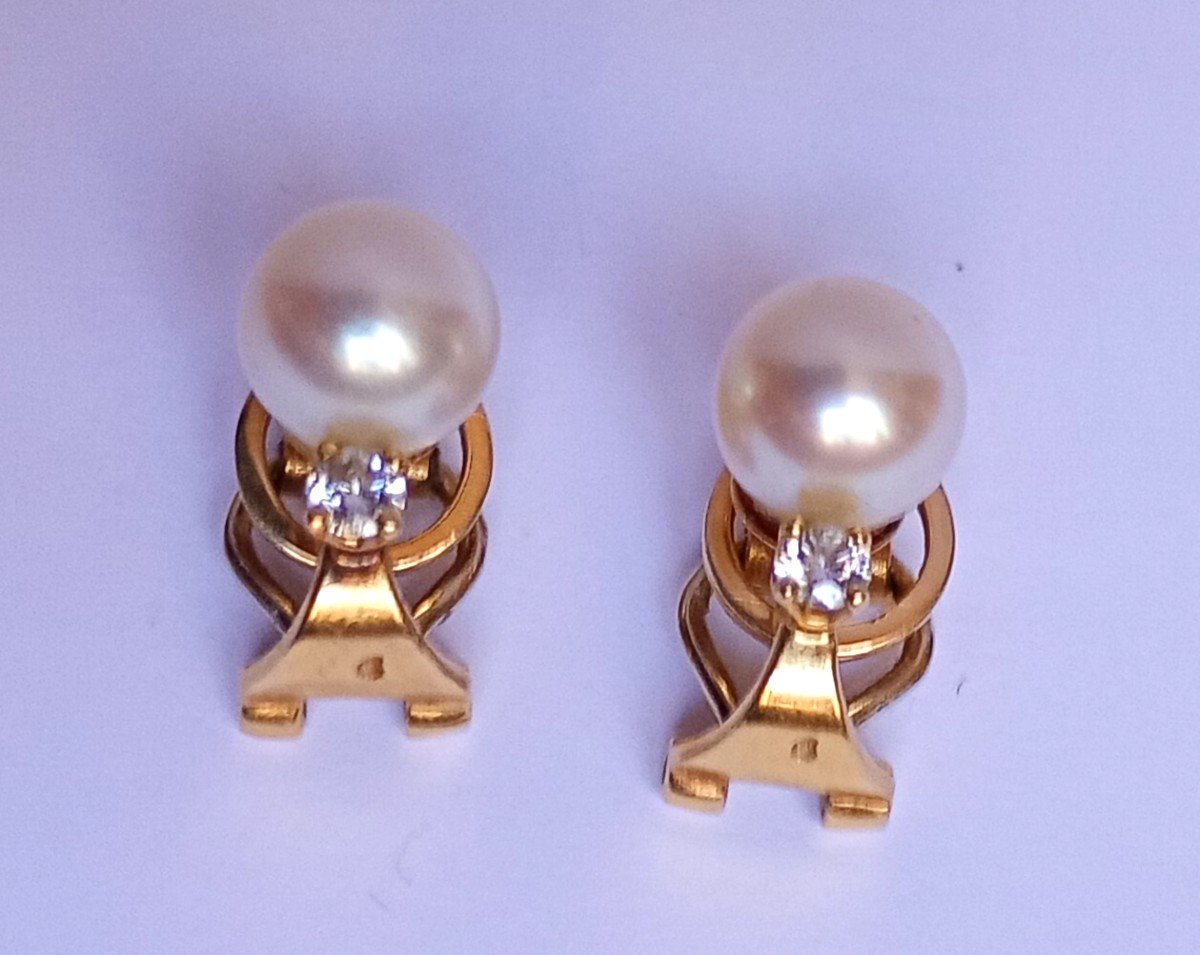 Paire de clips d'oreilles en or, perle et diamant