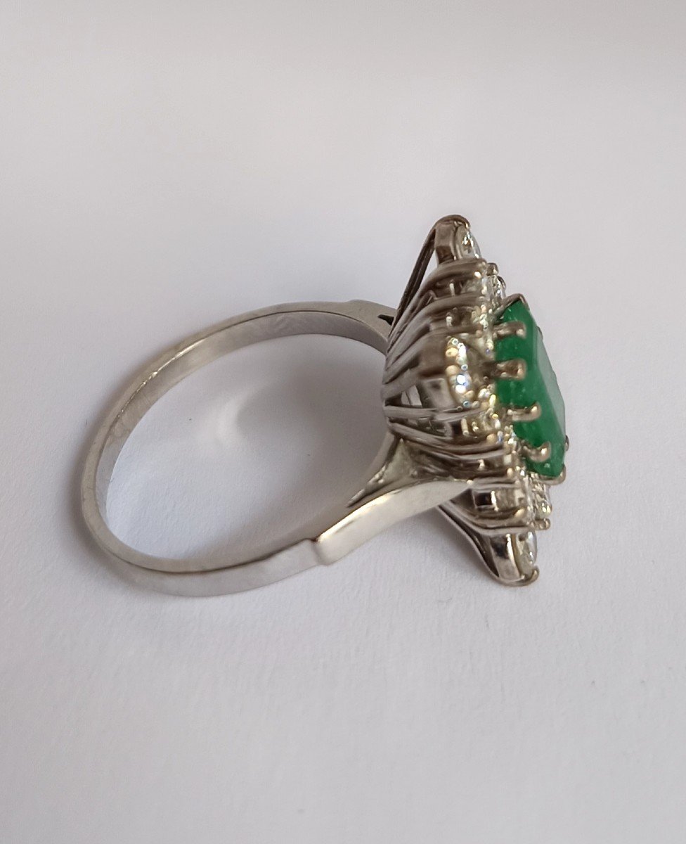 White Gold, Emerald And Diamond Ring-photo-4