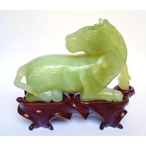 Chine - cheval en jade néphrite céladon