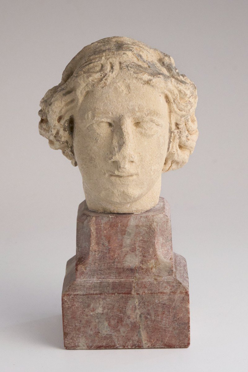 Limestone Bust Of A Woman - Late 16th Century