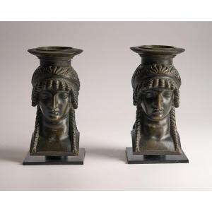 Paire de cariatides en bronze - femmes grecques