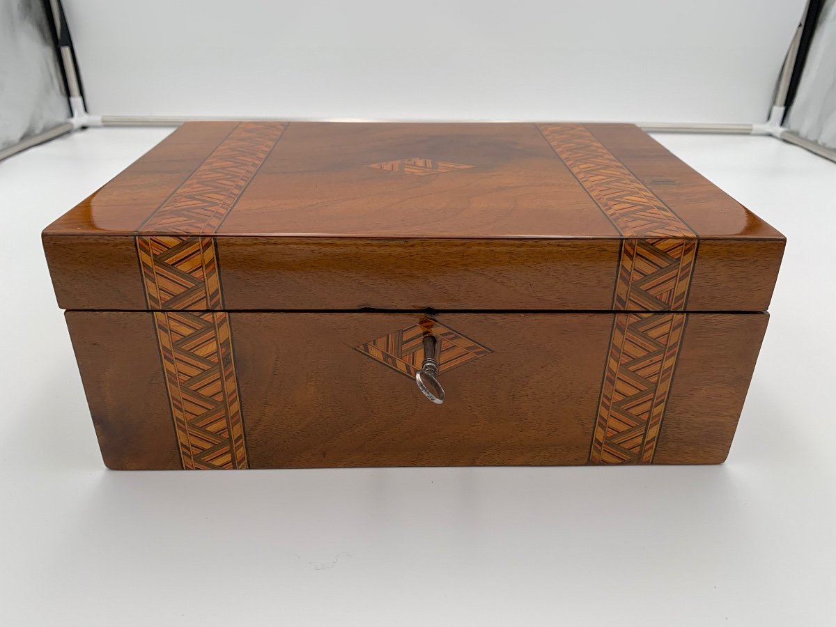 Writing Box, Walnut With Inlays, England, Late Nineteenth Century.-photo-2