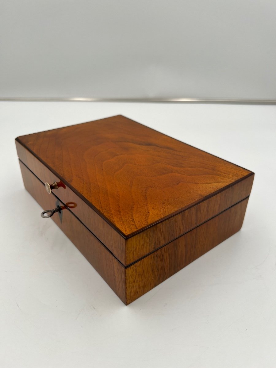 Biedermeier Sewing Box, Walnut Veneer, Austria Circa 1820-photo-4